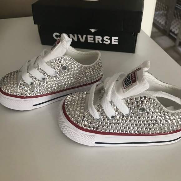 Custom-made rhinestone embellished kid’s Converse sneakers - Picture 3 of 8